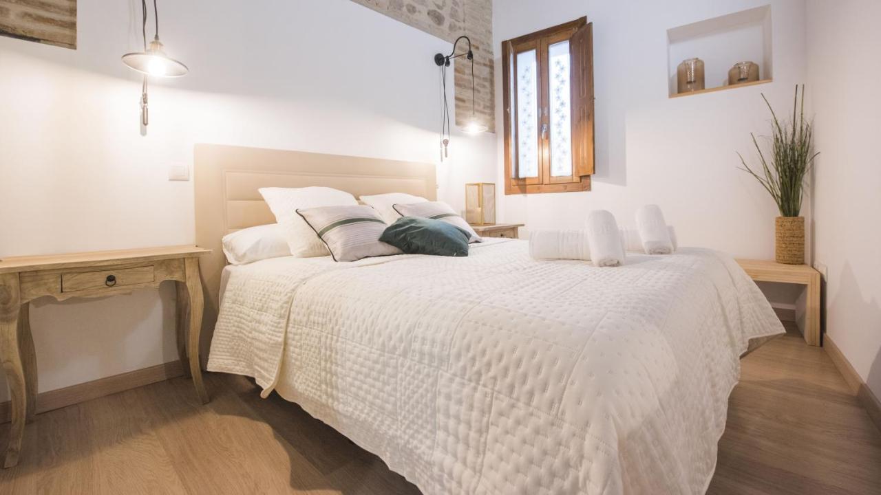 Madera Y Piedra - Apartamentos Aloha Toledo Esterno foto